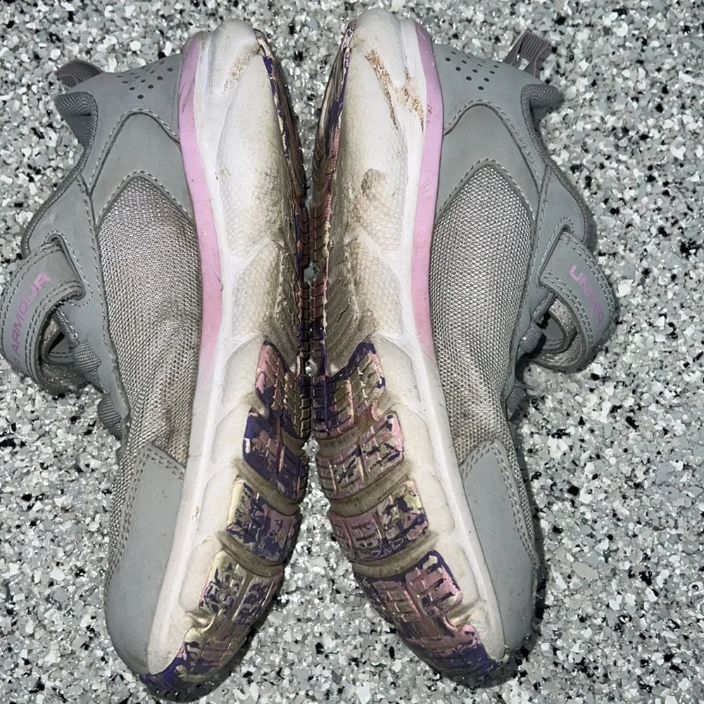 Girls under Armour sneakers